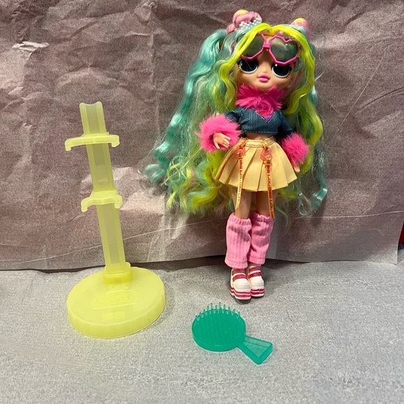 L.O.L. Surprise! Other - LOL Surprise OMG Sunshine Makeover Bubblegum DJ Fashion Doll